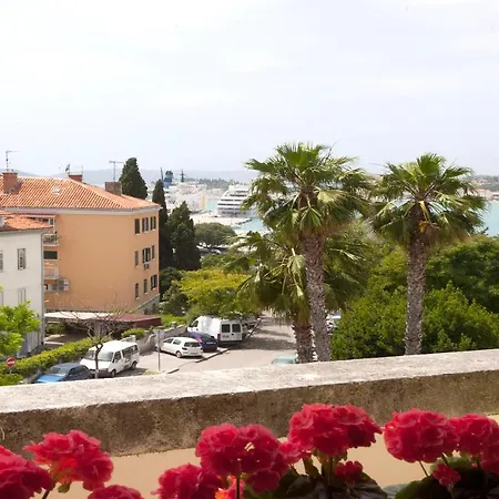 Beach Apartment Butterfly With Sea View Split Exterior photo