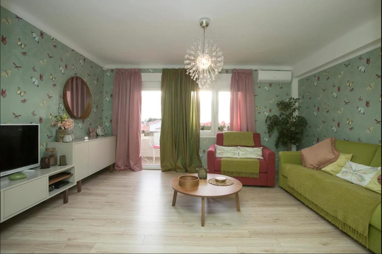 Butterfly With Sea View Apartman *