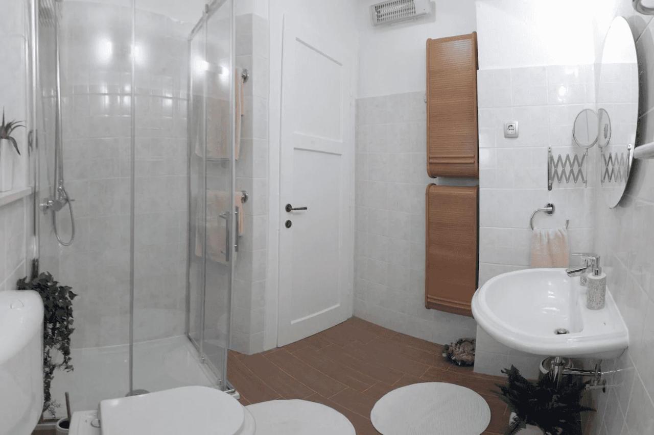 Apartman Butterfly With Sea View